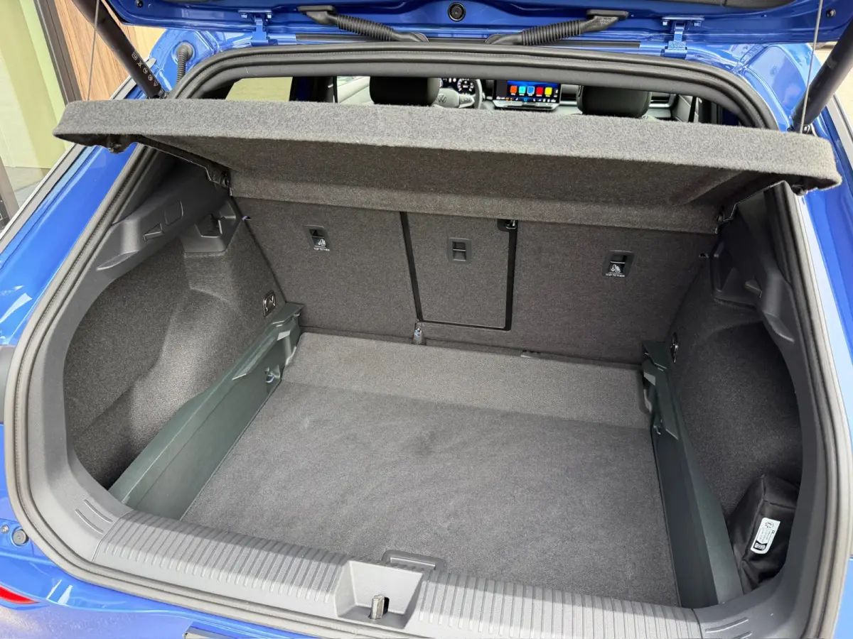 1.5 eTsi 150pk DSG R-Line | Camera | Navi | Extra getint glas | 4-season | Dode hoek | IQ light | Rijklaar incl. garantie