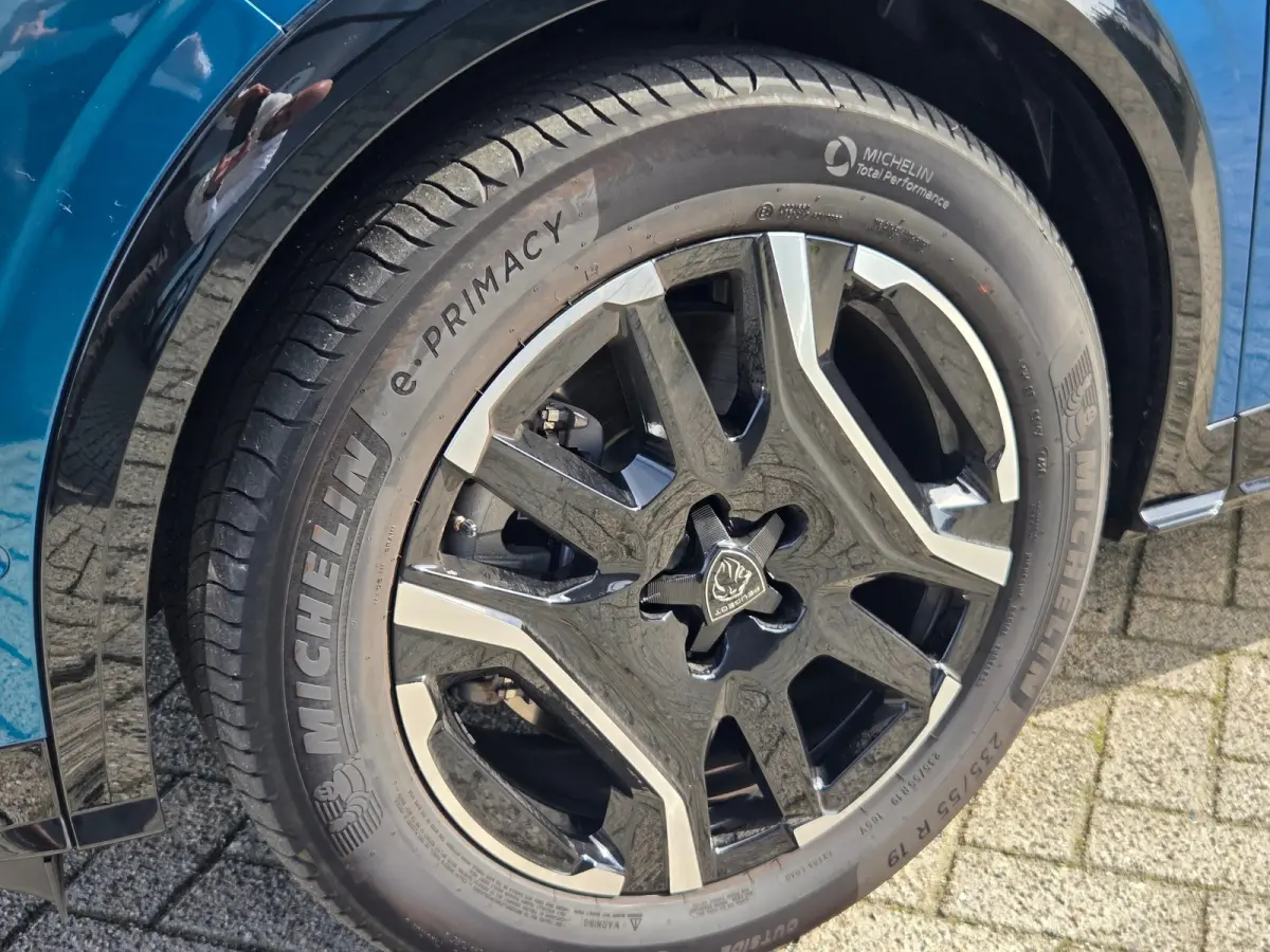 GT | Adaptieve cruise control met Stop&Go functie | LED 3D-achterlichten | Pack Safety Plus