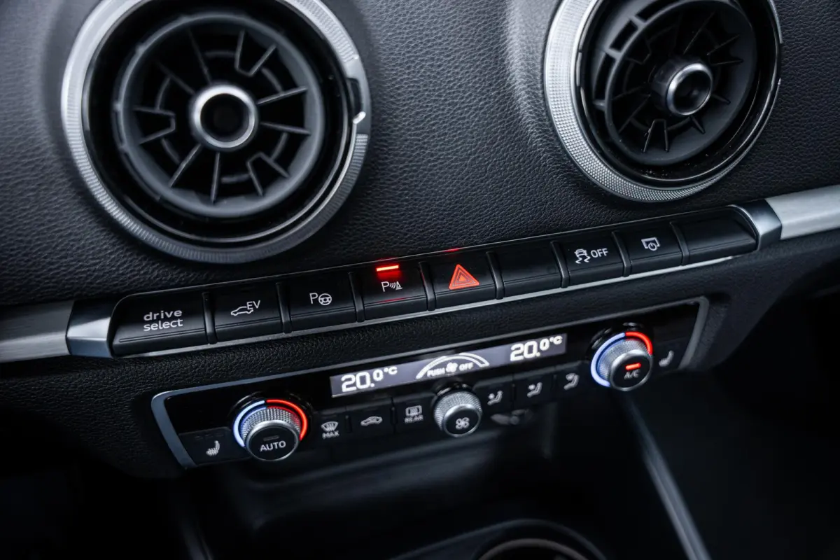40 e-tron Advance S-Line Leder/Alcantara|Virtual-cockpit|Sfeerverl.|Stoelverw.|Dealeronderhouden