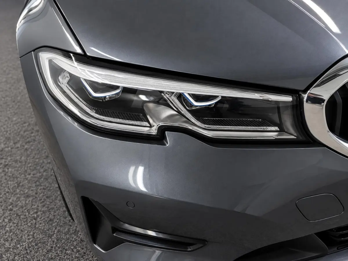 320e Business Edition Plus Panodak Adaptive Cruise 18" Leder Vernasca PDC VA Laser Light Live Cockpit Premium Audio Sportstoelen
