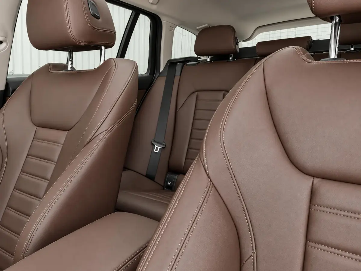 320e Business Edition Plus Panodak Adaptive Cruise 18" Leder Vernasca PDC VA Laser Light Live Cockpit Premium Audio Sportstoelen