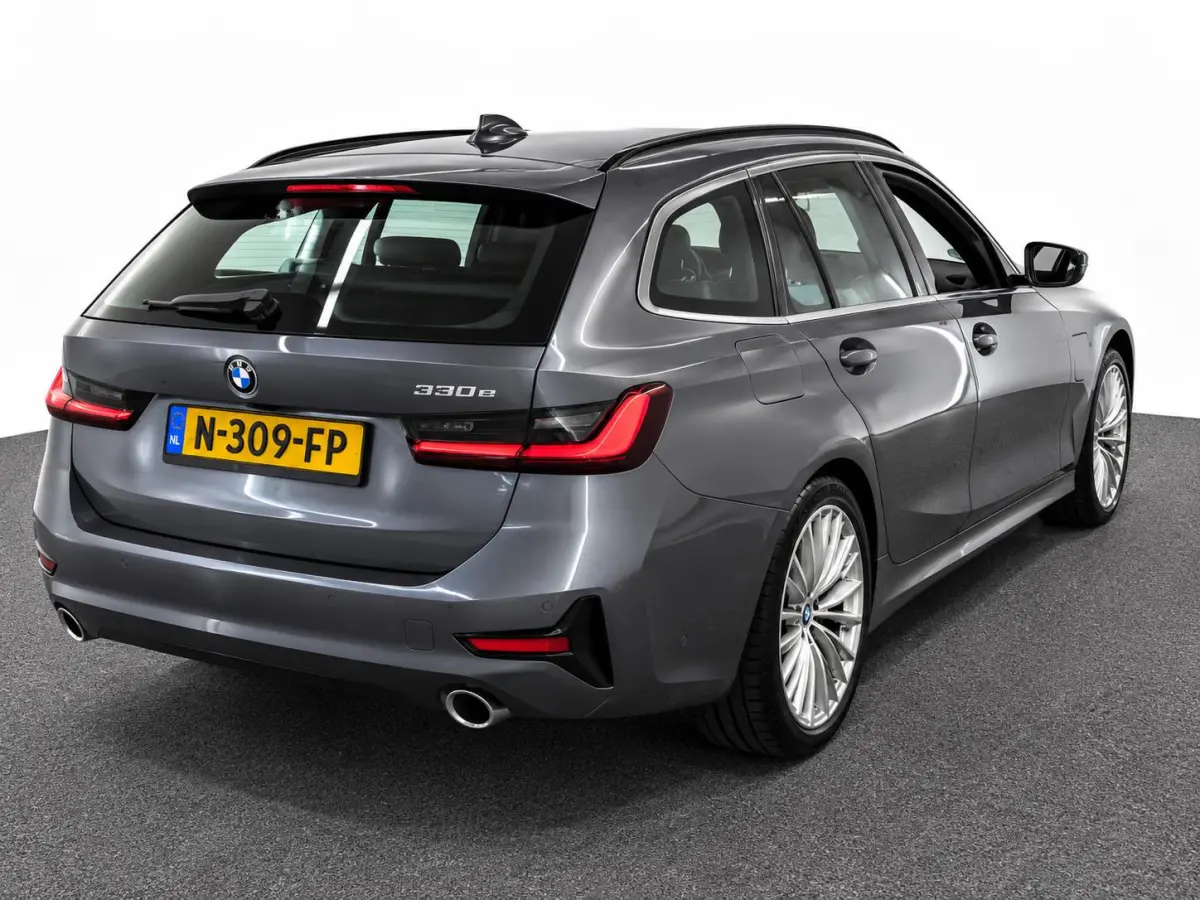 320e Business Edition Plus Panodak Adaptive Cruise 18" Leder Vernasca PDC VA Laser Light Live Cockpit Premium Audio Sportstoelen