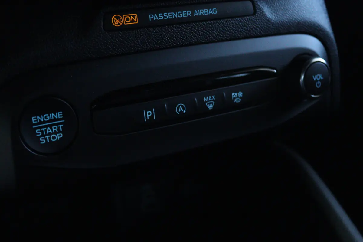 1.0 EcoBoost Hybrid ST Line | Apple Carplay/Android Auto|telefoonintegratie premium | Cruise control | Extra getint glas