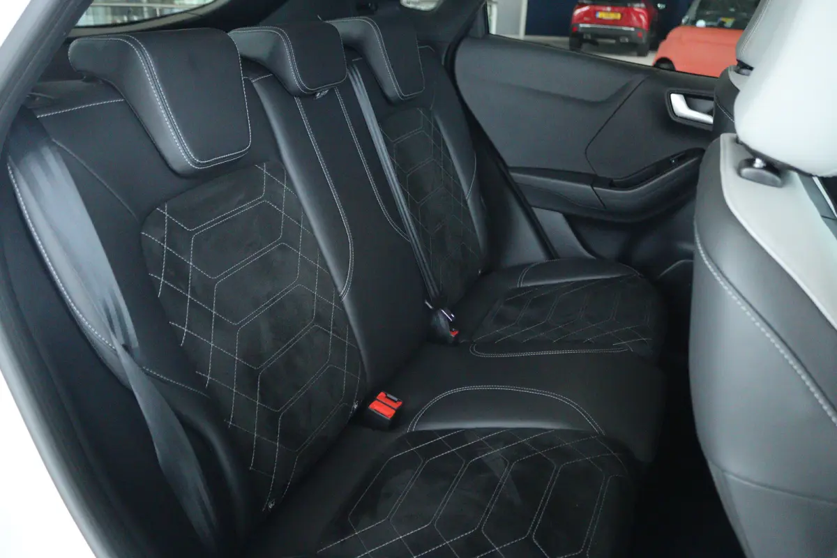 Premium 44 kWh | Adapt. Cruise | B&O | Schuifdak | 360 Camera | Stoel+Stuurverwarming | MATRIX | Keyless | Carplay | Navi | Climate |