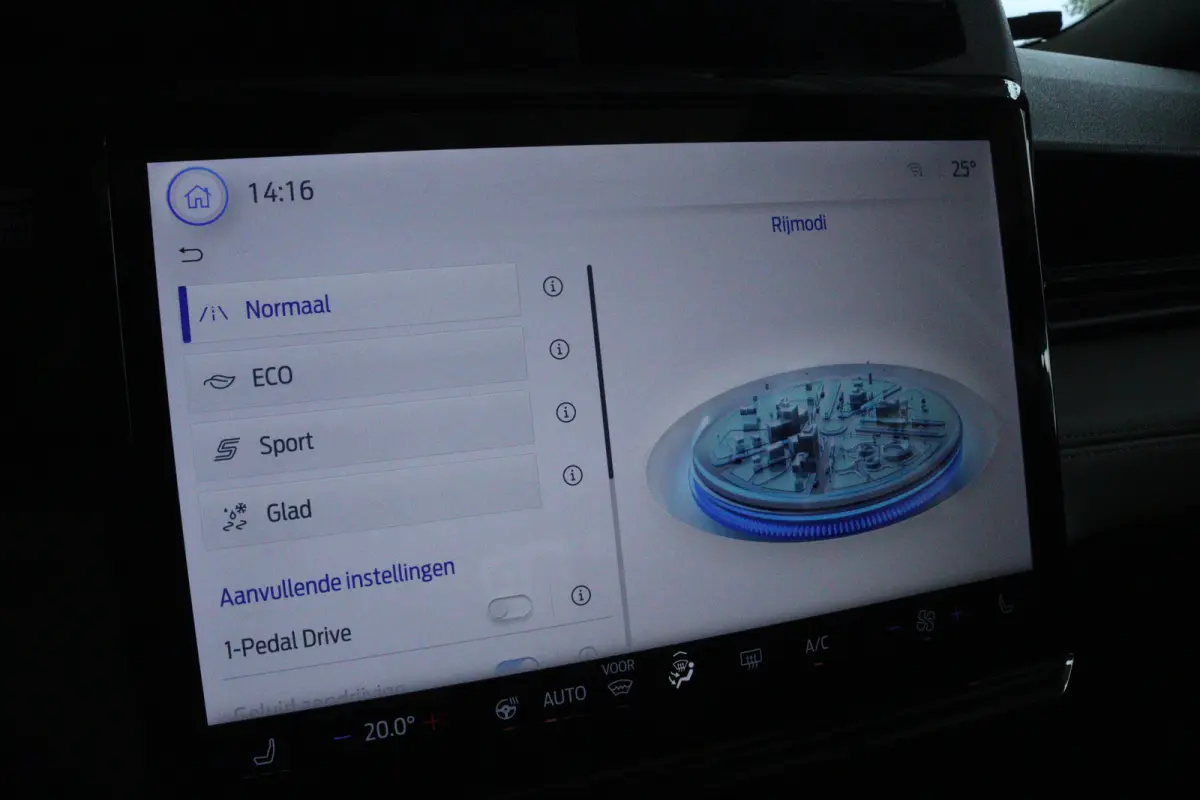 Premium 44 kWh | Adapt. Cruise | B&O | Schuifdak | 360 Camera | Stoel+Stuurverwarming | MATRIX | Keyless | Carplay | Navi | Climate |