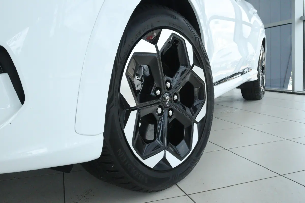 Premium 44 kWh | Adapt. Cruise | B&O | Schuifdak | 360 Camera | Stoel+Stuurverwarming | MATRIX | Keyless | Carplay | Navi | Climate |