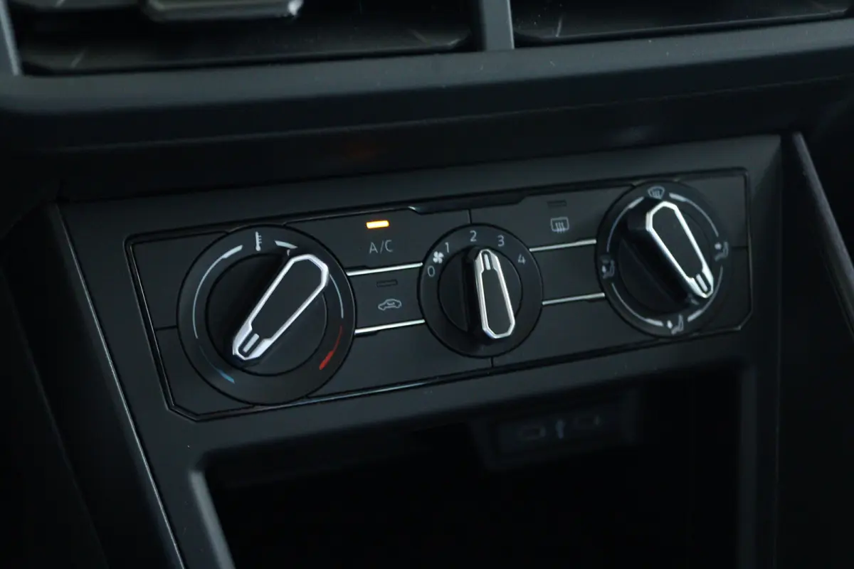 1.0 MPI Edition | Cruise Control | Carplay | Airco | Sensoren | LMV | LED | Virtual Cockpit |
