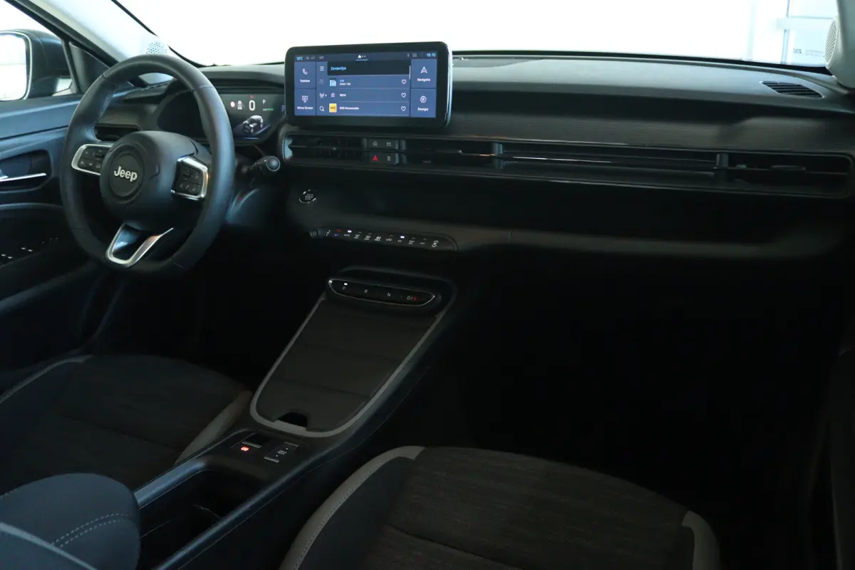 Longitude 54 kWh | Adapt. Cruise | Warmtepomp | Camera | Keyless | LED | Carplay | Climate | LMV |