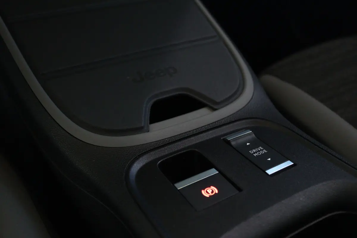 Longitude 54 kWh | Adapt. Cruise | Warmtepomp | Camera | Keyless | LED | Carplay | Climate | LMV |