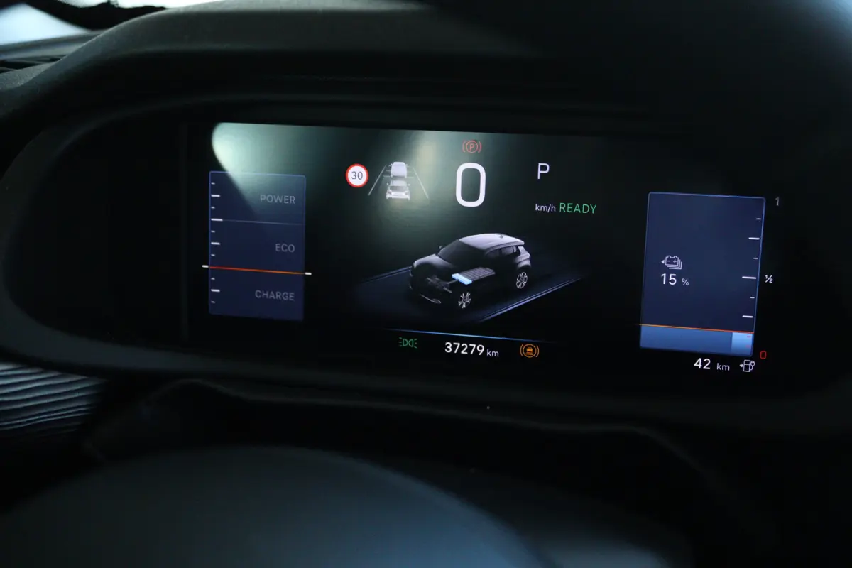 Longitude 54 kWh | Adapt. Cruise | Warmtepomp | Camera | Keyless | LED | Carplay | Climate | LMV |