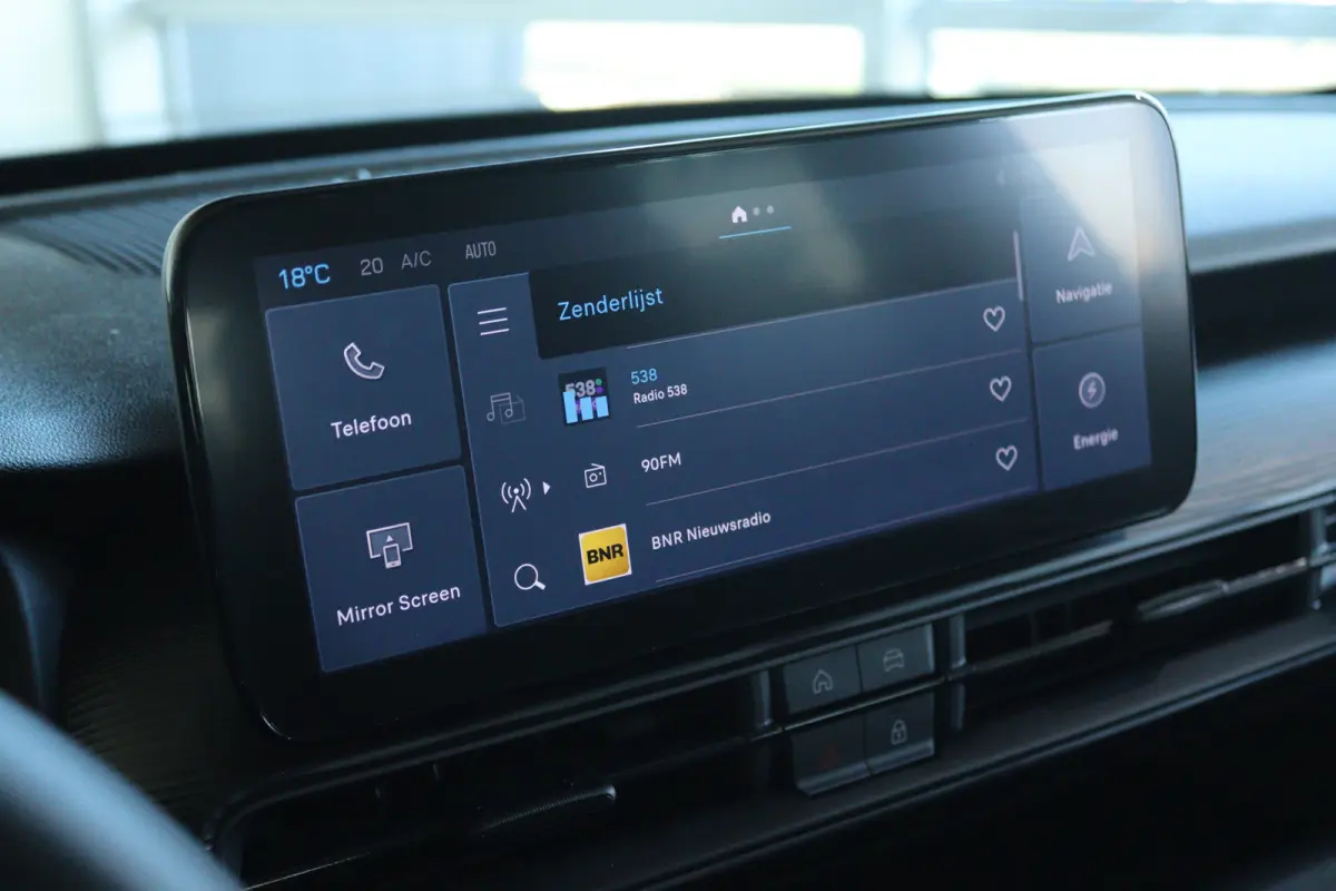 Longitude 54 kWh | Adapt. Cruise | Warmtepomp | Camera | Keyless | LED | Carplay | Climate | LMV |