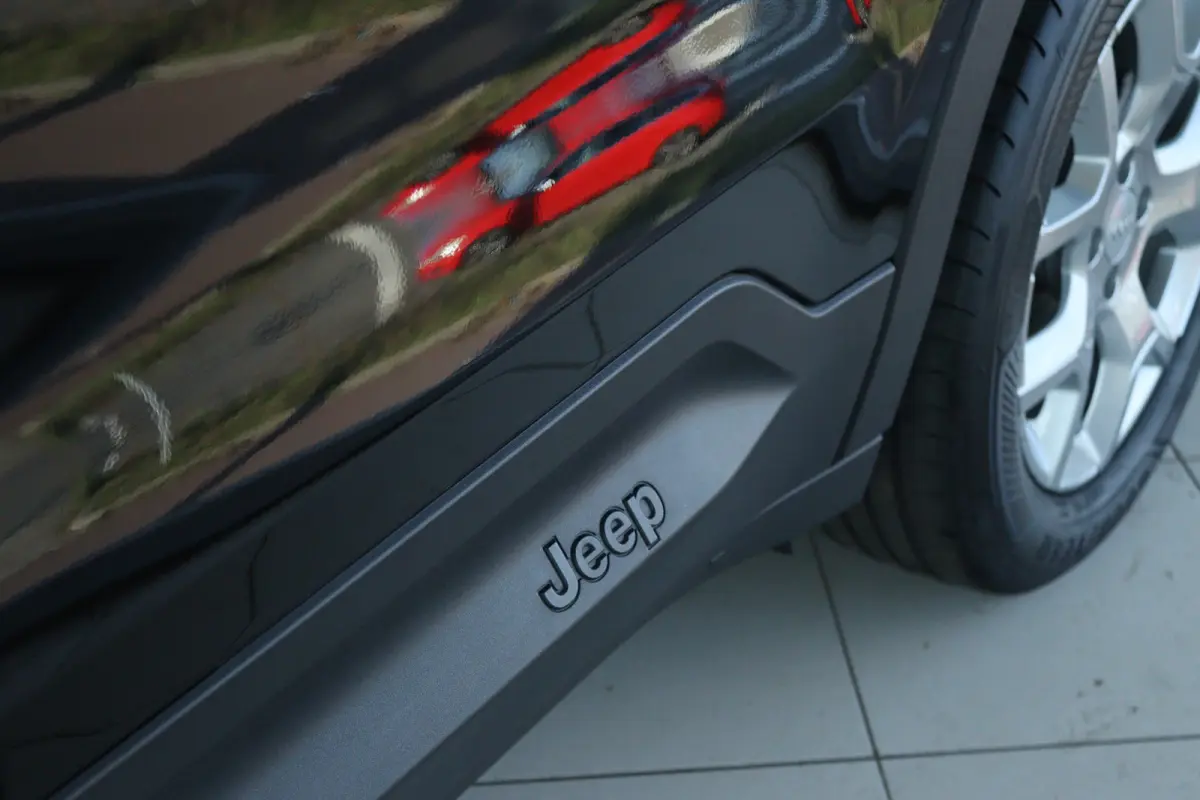 Longitude 54 kWh | Adapt. Cruise | Warmtepomp | Camera | Keyless | LED | Carplay | Climate | LMV |