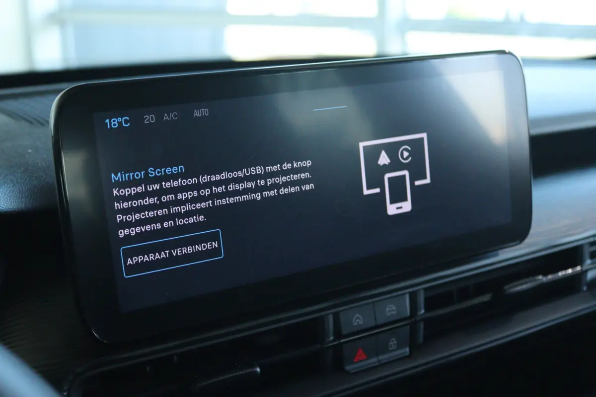 Longitude 54 kWh | Adapt. Cruise | Warmtepomp | Camera | Keyless | LED | Carplay | Climate | LMV |