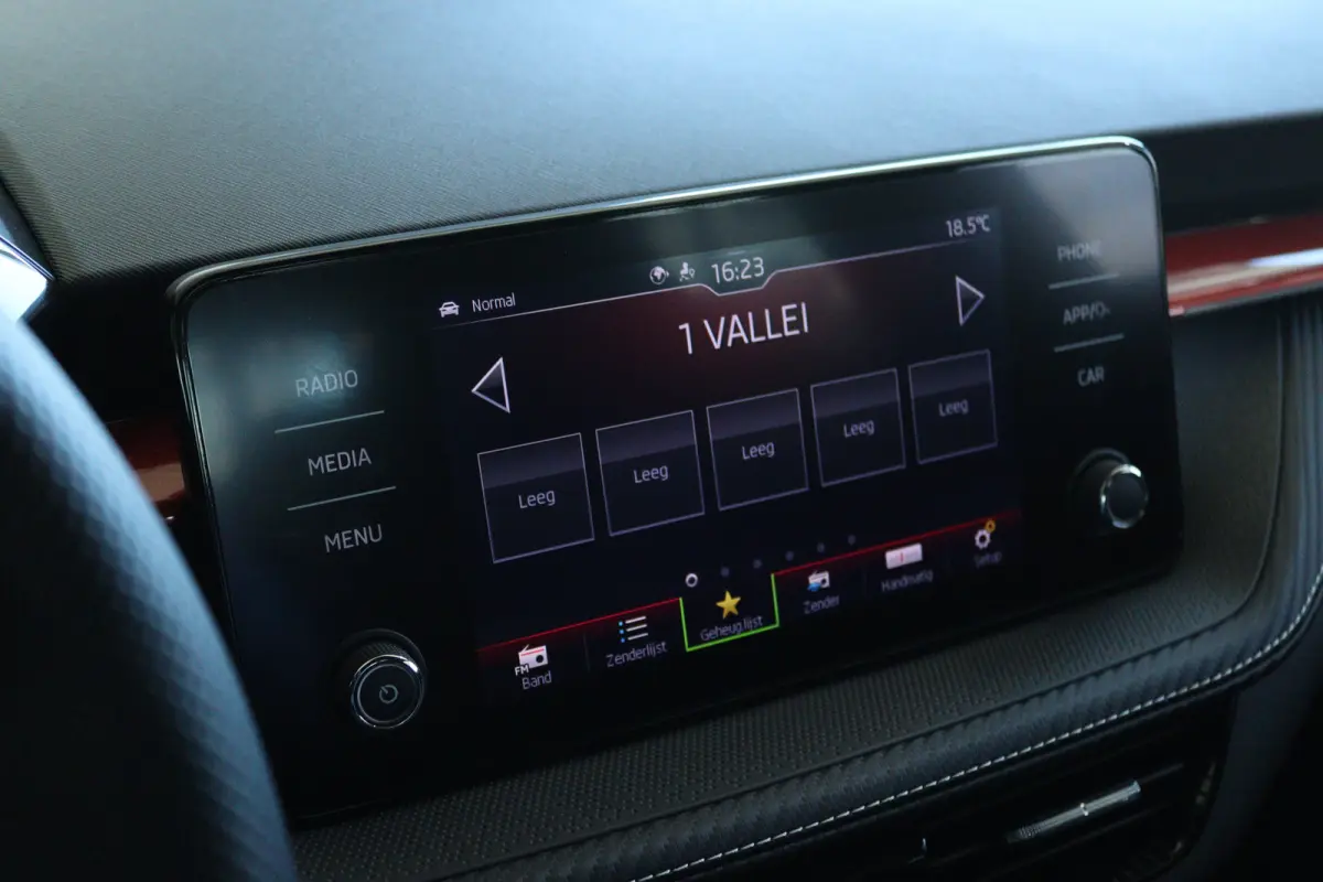 1.0 TSI Monte Carlo | Cruise Control | Carplay | Sensoren | LED | Climate |
