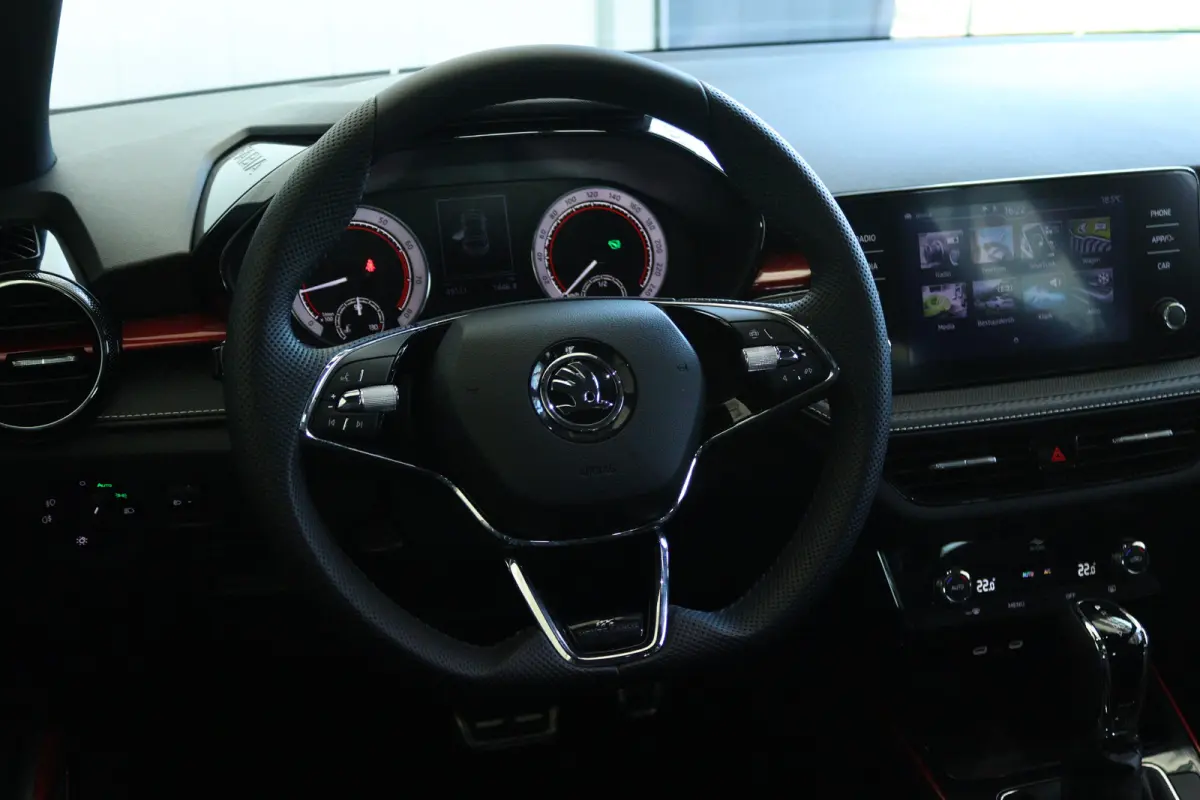 1.0 TSI Monte Carlo | Cruise Control | Carplay | Sensoren | LED | Climate |