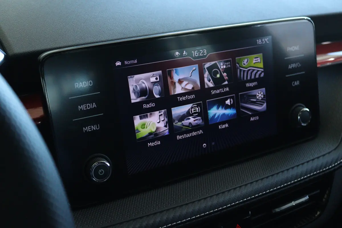 1.0 TSI Monte Carlo | Cruise Control | Carplay | Sensoren | LED | Climate |