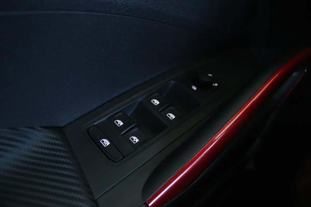 1.0 TSI Monte Carlo | Cruise Control | Carplay | Sensoren | LED | Climate |