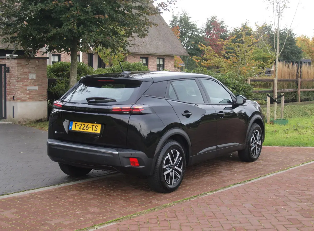 EV Active 54 kWh | Nieuw Model | SOH 94% | Warmtepomp | Apple Carplay | Dealeronderhouden | NL-Auto |