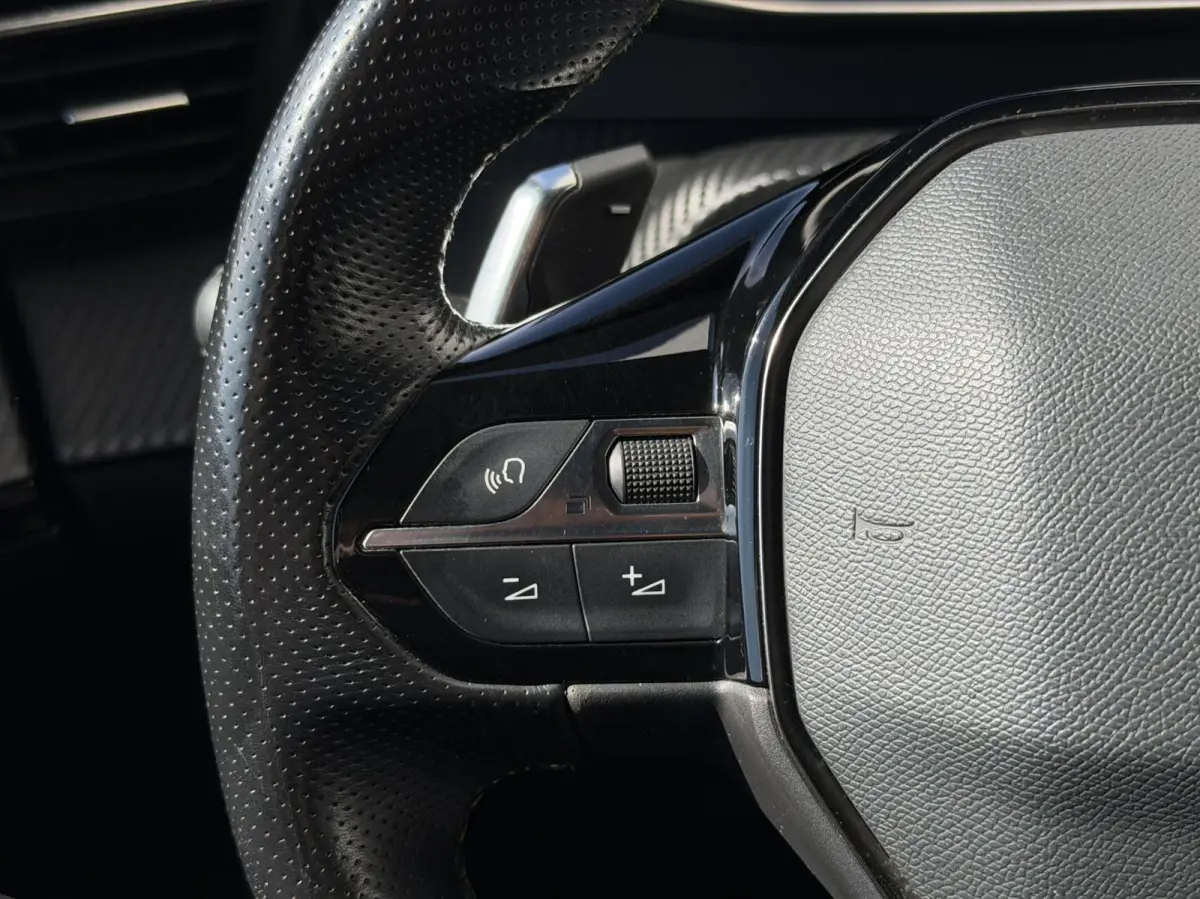 1.2 PureTech GT | Pano | Alcantara | Stoelvw | Focal Audio | Camera | Keyless