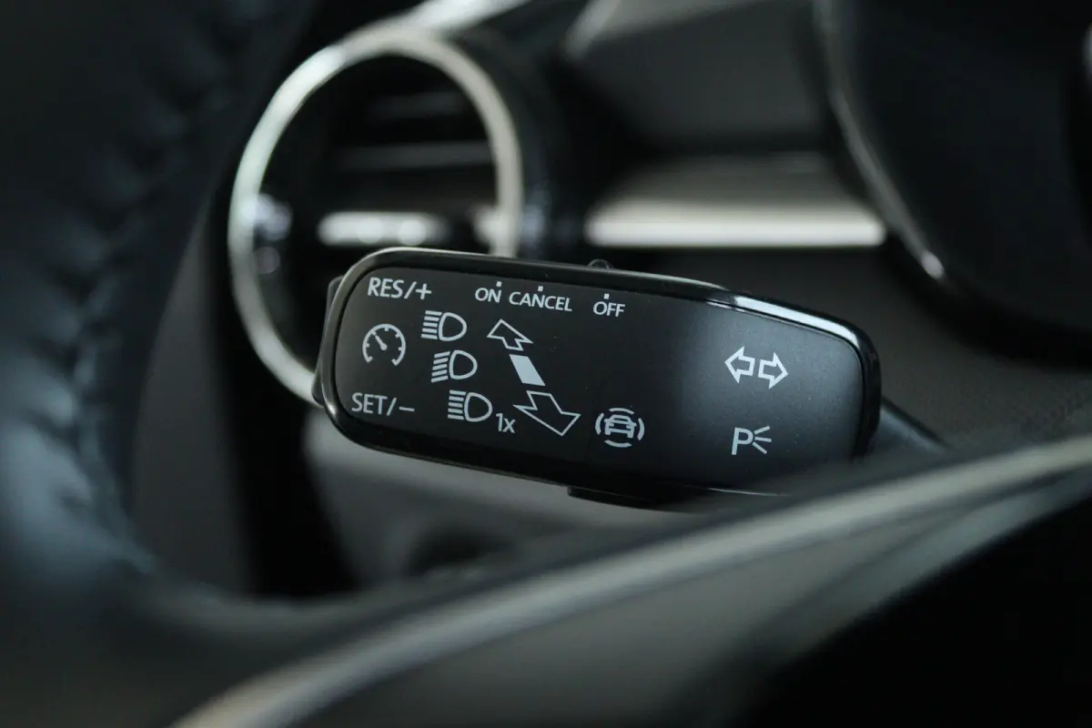 1.0 TSI Selection | Cruise Control | Carplay | LED | Elektrische Ramen | Airco |