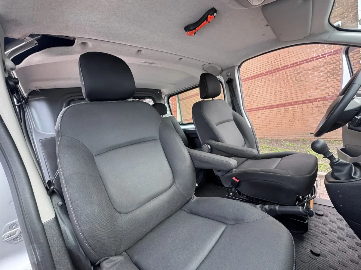 1.6 dCi T29 L2H1 DC Comfort, BTW, Euro 6, 5 Persoons, Navigatie, PDC