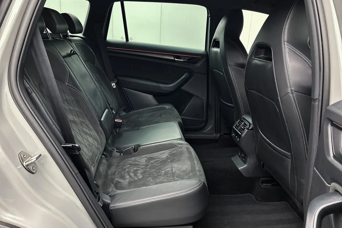 1.5 TSI Sportline Business | Trekhaak | Stoelverwarming | LED | Camera