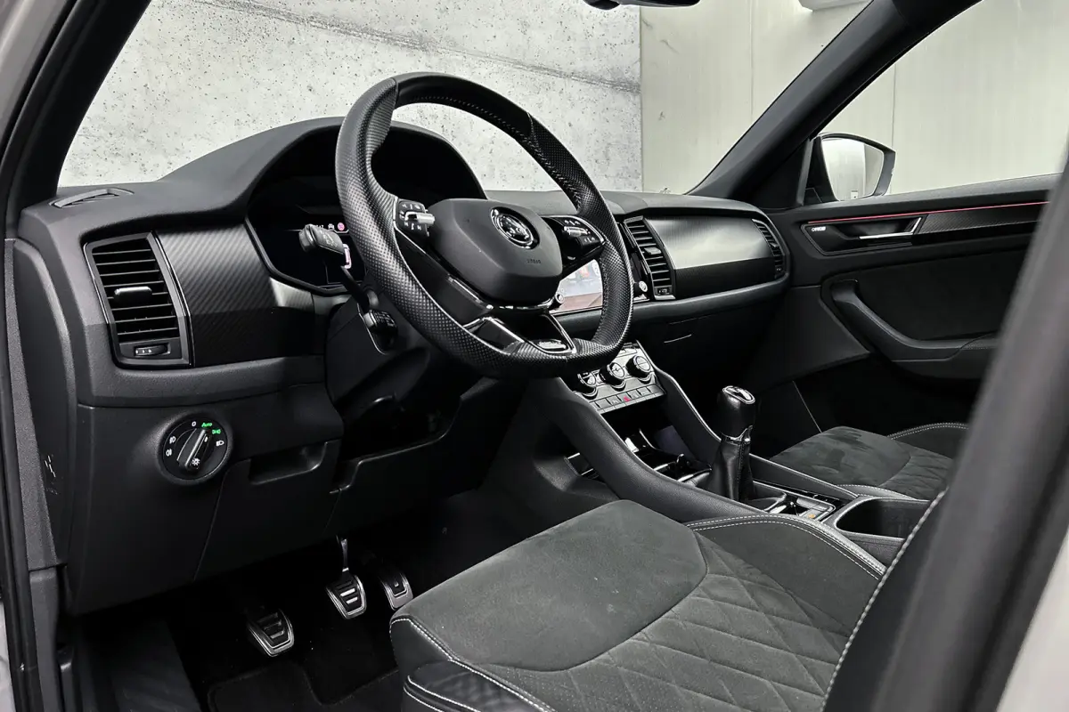 1.5 TSI Sportline Business | Trekhaak | Stoelverwarming | LED | Camera
