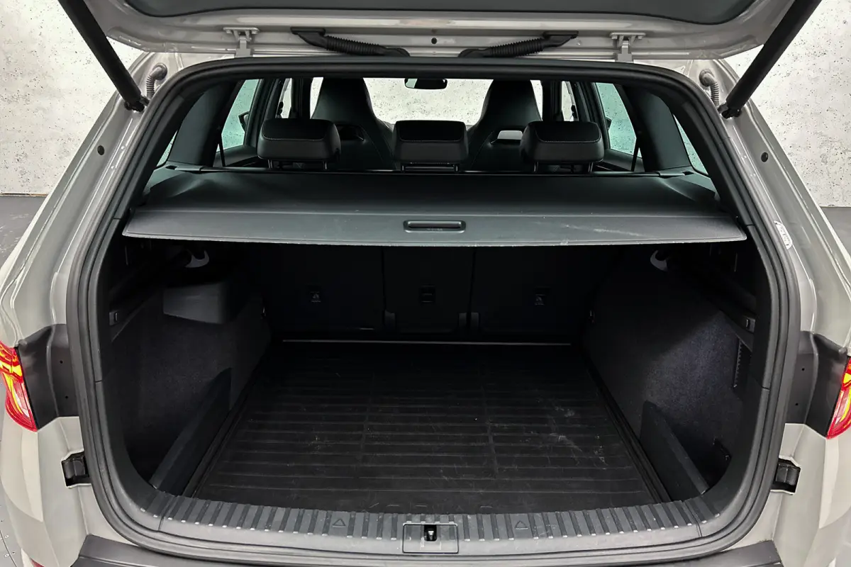 1.5 TSI Sportline Business | Trekhaak | Stoelverwarming | LED | Camera