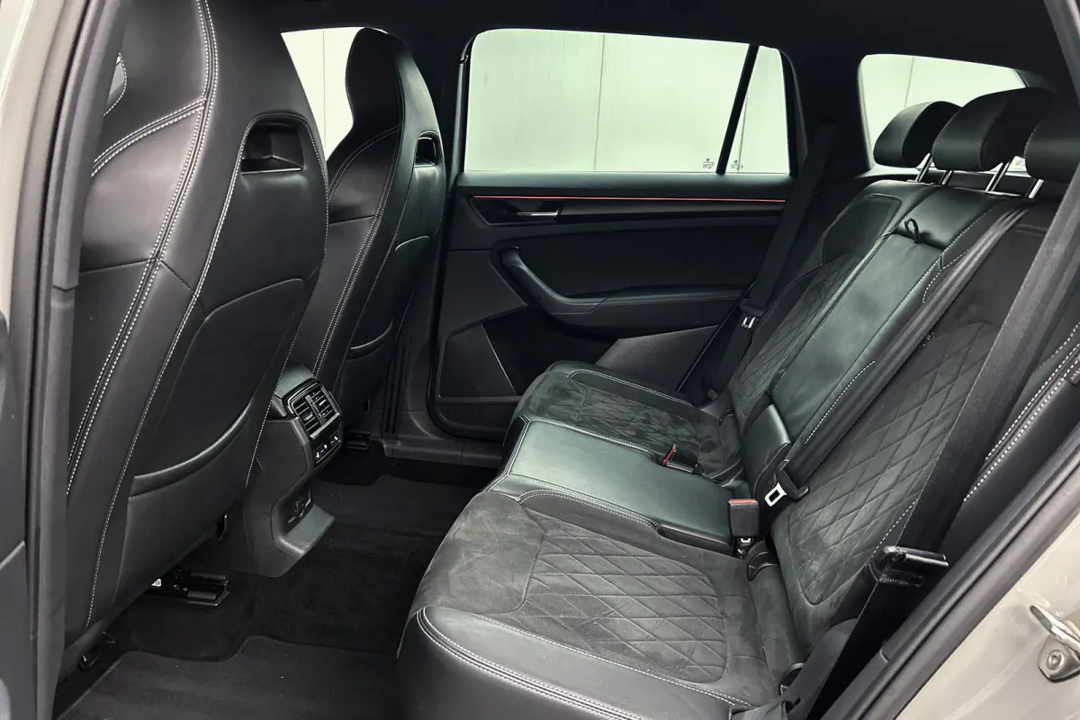 1.5 TSI Sportline Business | Trekhaak | Stoelverwarming | LED | Camera