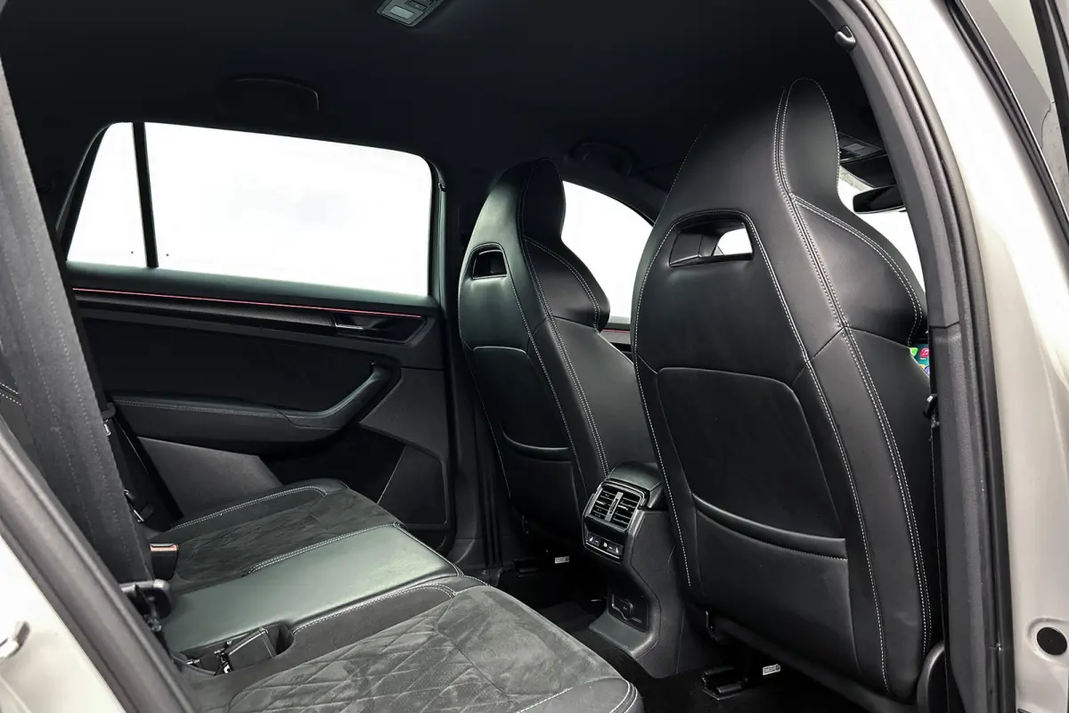 1.5 TSI Sportline Business | Trekhaak | Stoelverwarming | LED | Camera