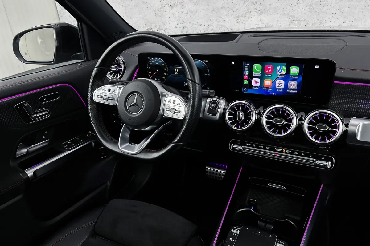 300 4MATIC AMG Line | 7 persoons | Panoramadak | Rondomzicht camera