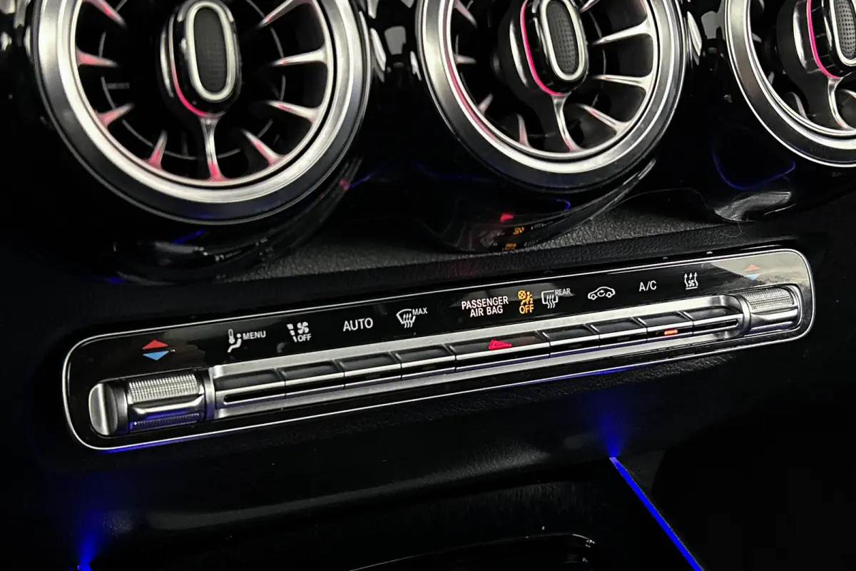 300 4MATIC AMG Line | 7 persoons | Panoramadak | Rondomzicht camera