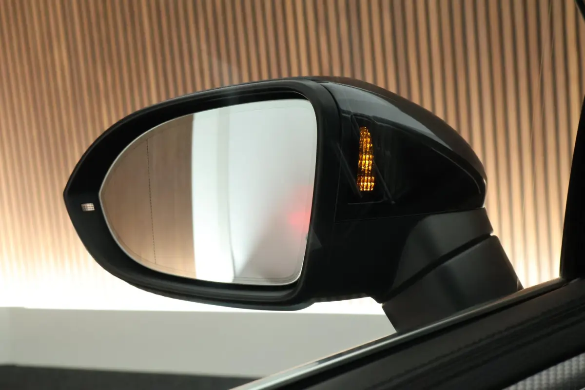 1.4 TSI 245pk eHybrid R-Line Business+ Trekhaak 360Camera Leder Panoramadak LED Keyless Stoelverwarming Virtual Cockpit Navigatie