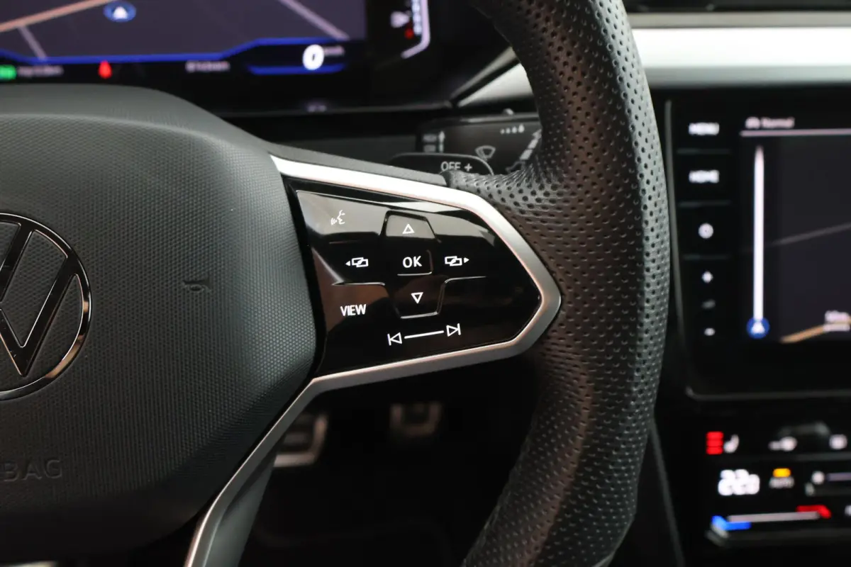 1.4 TSI 245pk eHybrid R-Line Business+ Trekhaak 360Camera Leder Panoramadak LED Keyless Stoelverwarming Virtual Cockpit Navigatie