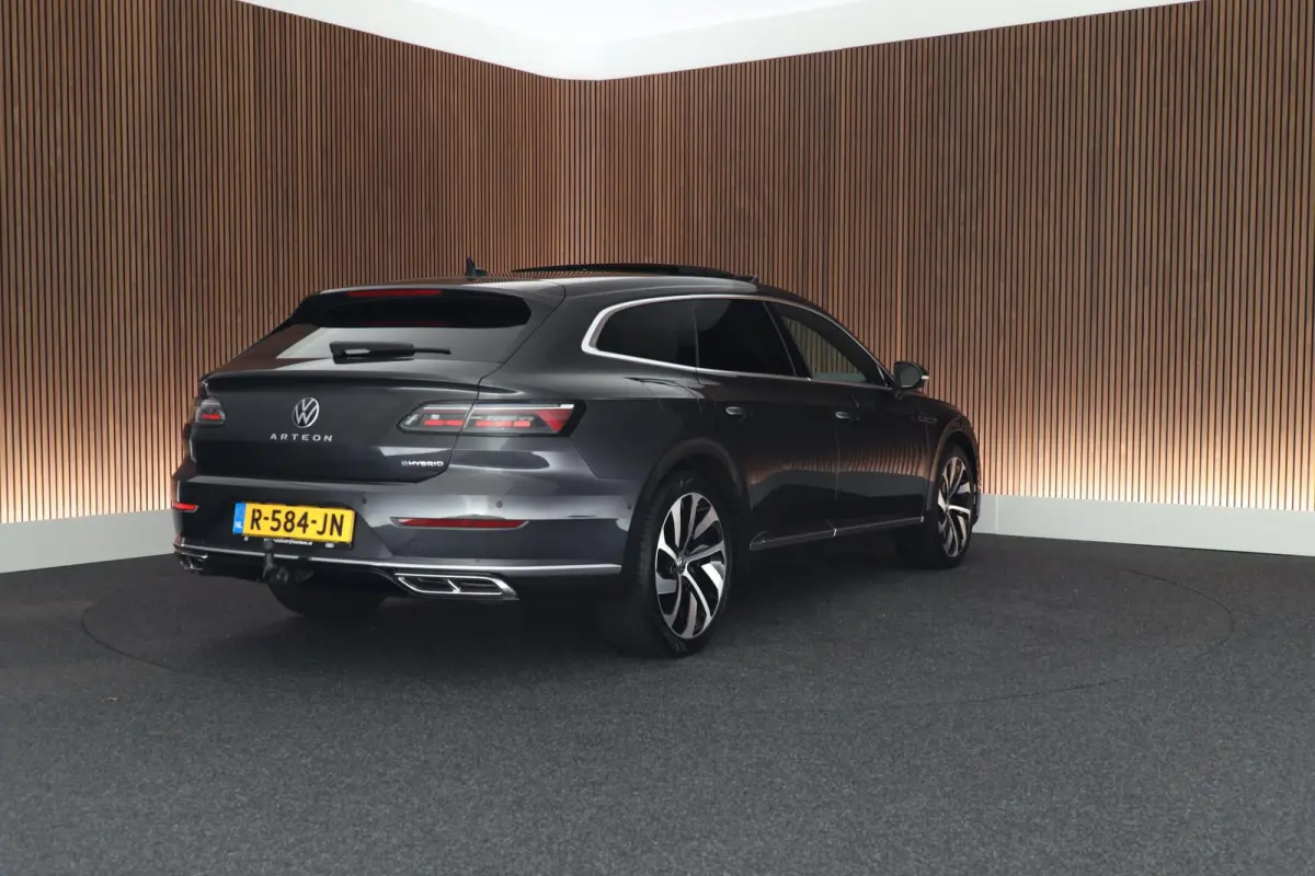 1.4 TSI 245pk eHybrid R-Line Business+ Trekhaak 360Camera Leder Panoramadak LED Keyless Stoelverwarming Virtual Cockpit Navigatie