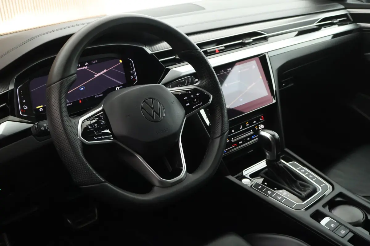 1.4 TSI 245pk eHybrid R-Line Business+ Trekhaak 360Camera Leder Panoramadak LED Keyless Stoelverwarming Virtual Cockpit Navigatie