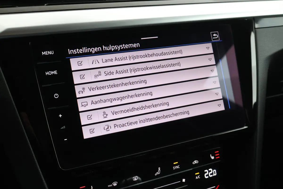 1.4 TSI 245pk eHybrid R-Line Business+ Trekhaak 360Camera Leder Panoramadak LED Keyless Stoelverwarming Virtual Cockpit Navigatie