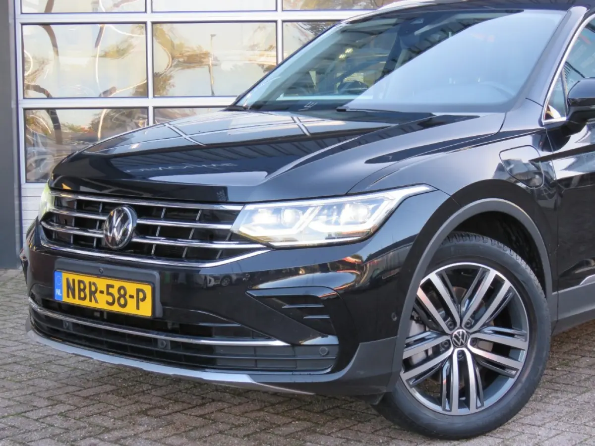 1.4 TSI eHybrid 245pk / IQ Light / 360 camera / Elec.achterklep / 19 Inch / BOVAG garantie
