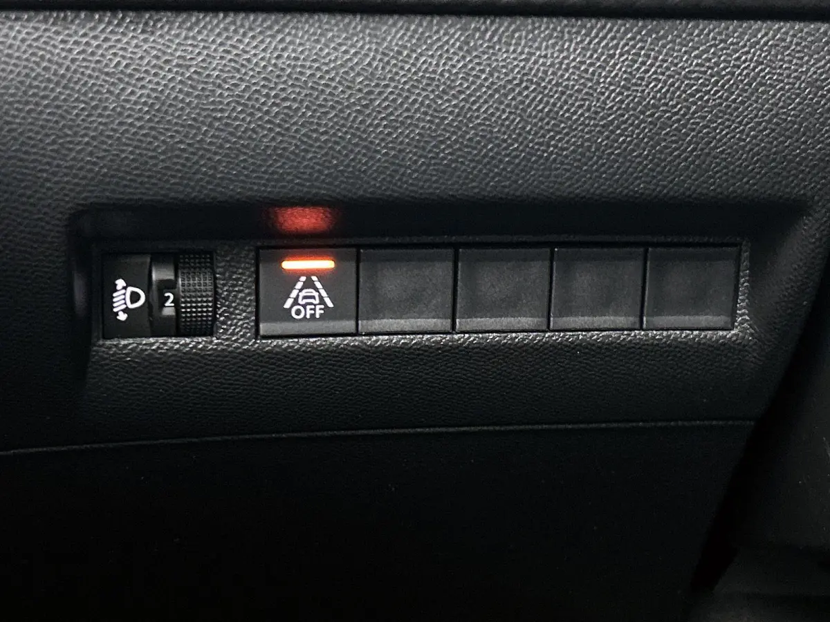Style 75pk | Navigatie | Camera | Airco | | Cruise Control | Licht Metalen Velgen 16"