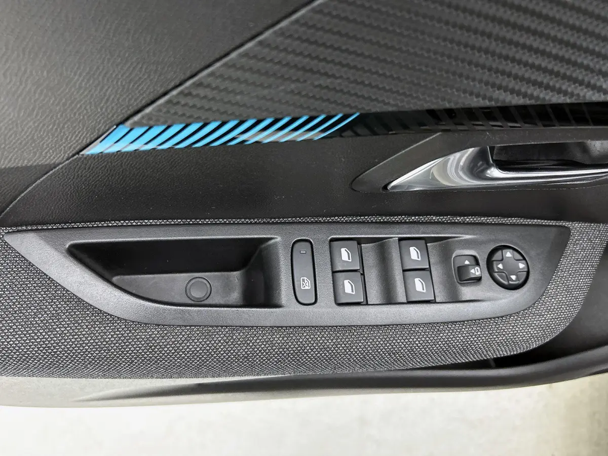 Style 75pk | Navigatie | Camera | Airco | | Cruise Control | Licht Metalen Velgen 16"