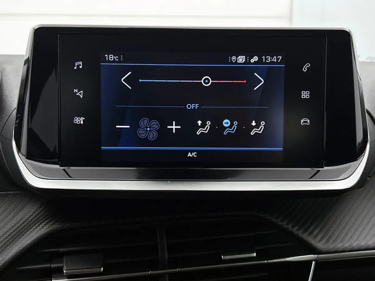 Style 75pk | Navigatie | Camera | Airco | | Cruise Control | Licht Metalen Velgen 16"