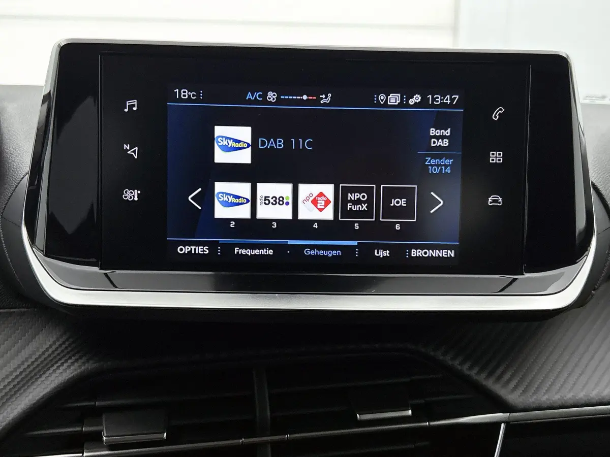 Style 75pk | Navigatie | Camera | Airco | | Cruise Control | Licht Metalen Velgen 16"