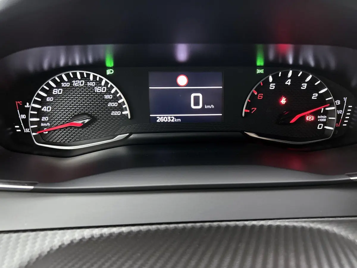 Style 75pk | Navigatie | Camera | Airco | | Cruise Control | Licht Metalen Velgen 16"