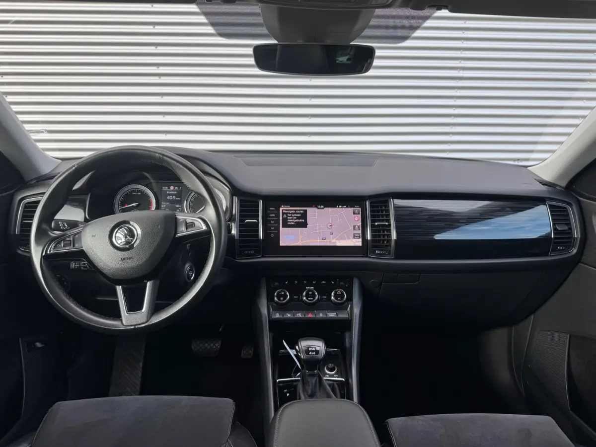2.0 TSI 4x4 Style Business 7p.,leder/alcantara,Nav/Camera/Carplay-Android,Trekhaak
