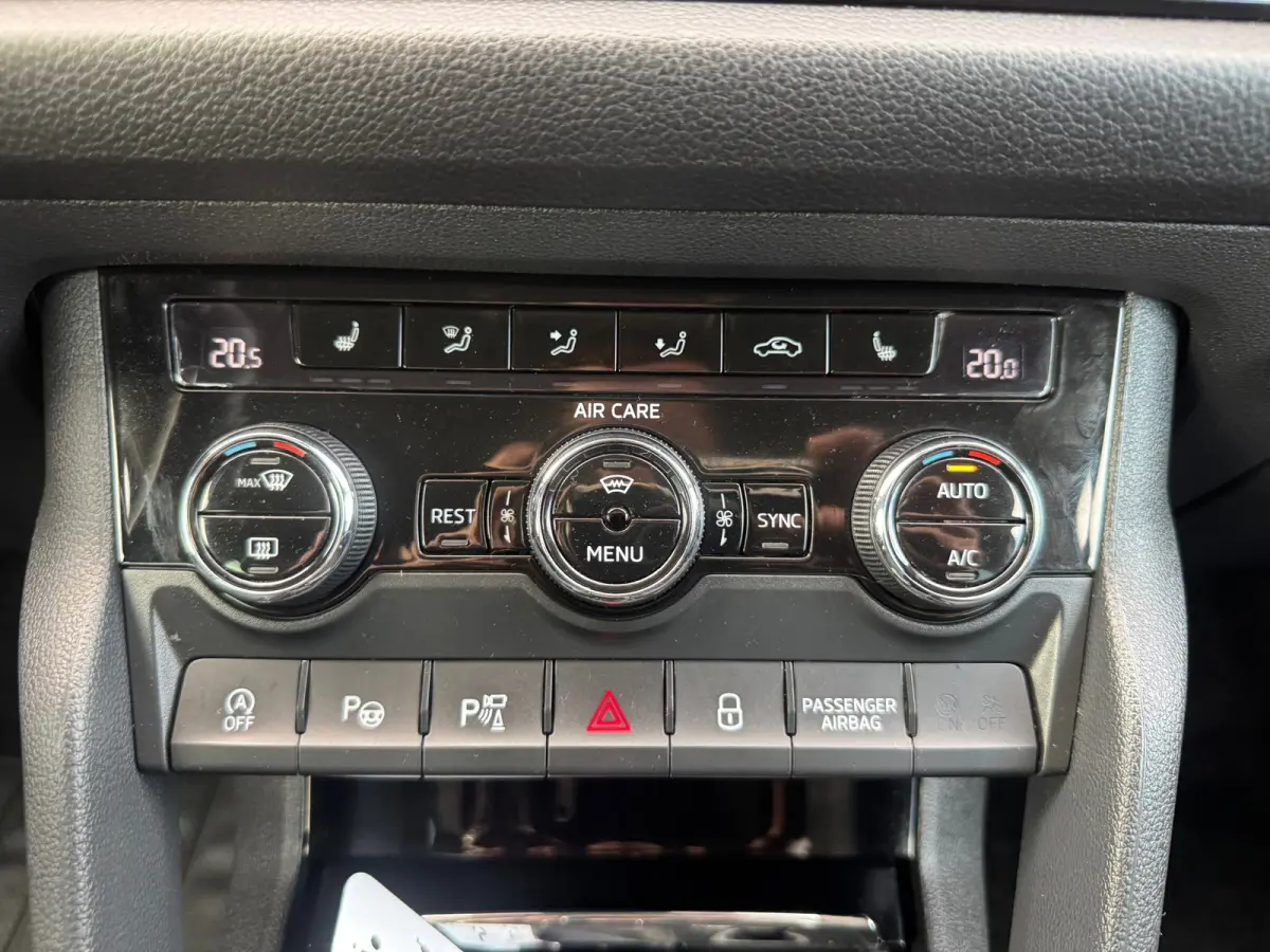 2.0 TSI 4x4 Style Business 7p.,leder/alcantara,Nav/Camera/Carplay-Android,Trekhaak
