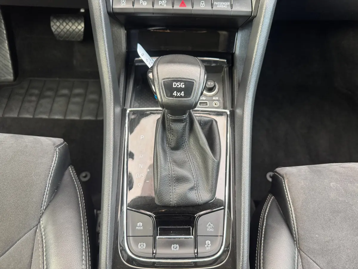 2.0 TSI 4x4 Style Business 7p.,leder/alcantara,Nav/Camera/Carplay-Android,Trekhaak