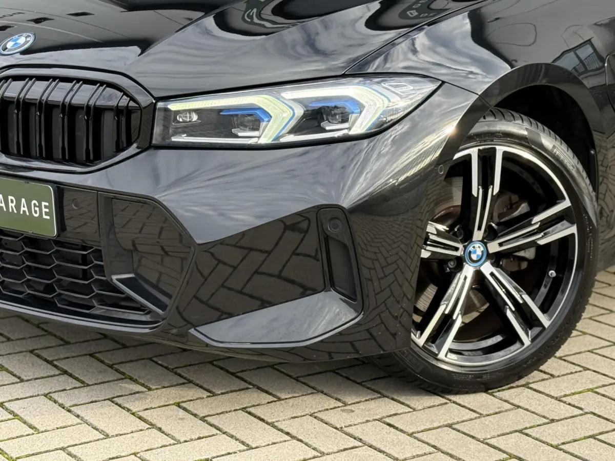 320e M-sport|PANO|Leer|Hifi|Sfeer|18''