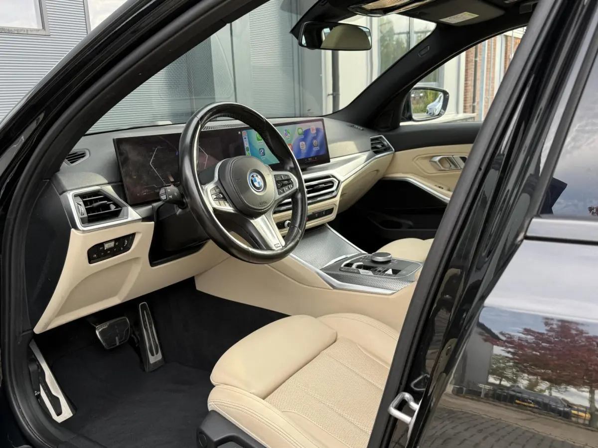 320e M-sport|PANO|Leer|Hifi|Sfeer|18''