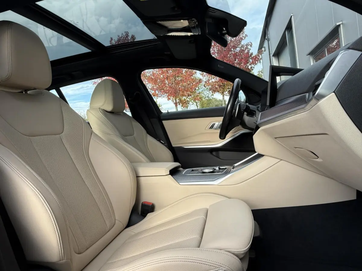 320e M-sport|PANO|Leer|Hifi|Sfeer|18''