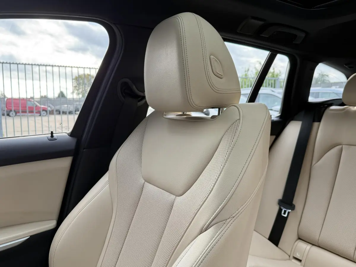 320e M-sport|PANO|Leer|Hifi|Sfeer|18''